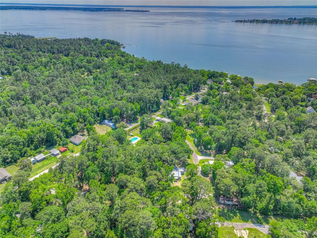 641 Red Clover, Livingston, TX 77351