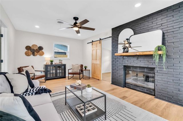1234 29TH STREET N, St Petersburg, FL 33713