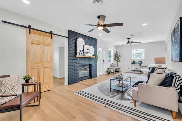 1234 29TH STREET N, St Petersburg, FL 33713