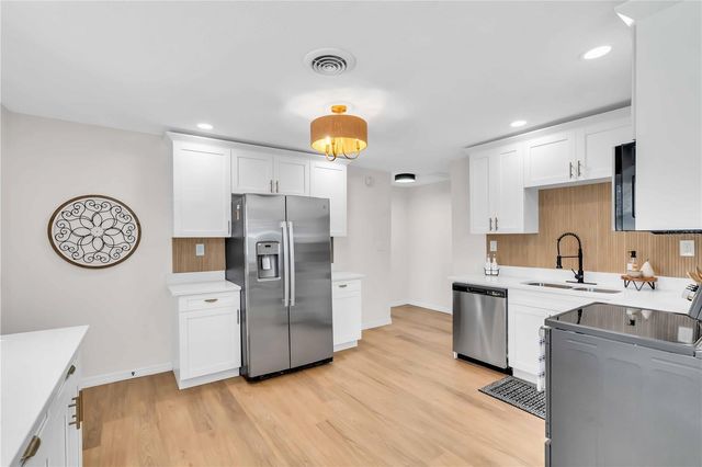 1234 29TH STREET N, St Petersburg, FL 33713
