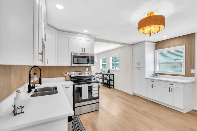 1234 29TH STREET N, St Petersburg, FL 33713