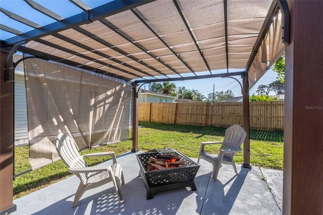 1234 29TH STREET N, St Petersburg, FL 33713