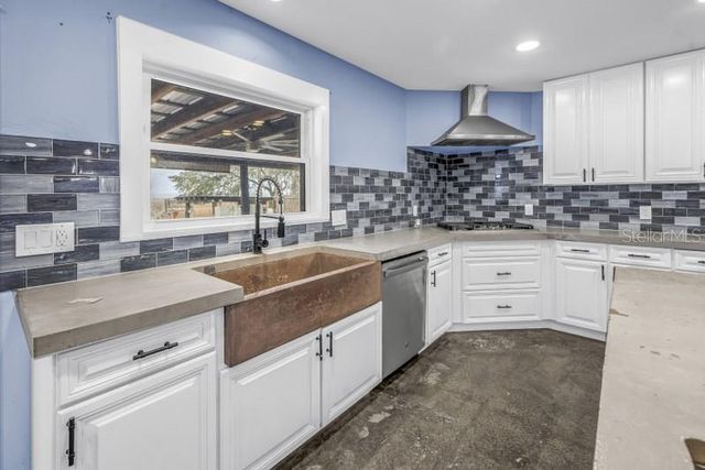 8521 EHREN CUTOFF, Land O Lakes, FL 34639