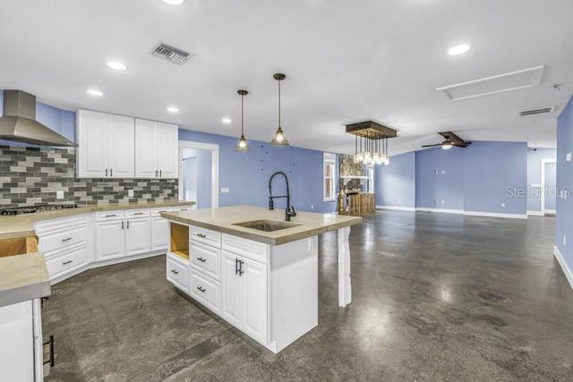 8521 EHREN CUTOFF, Land O Lakes, FL 34639