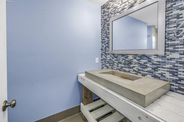 8521 EHREN CUTOFF, Land O Lakes, FL 34639