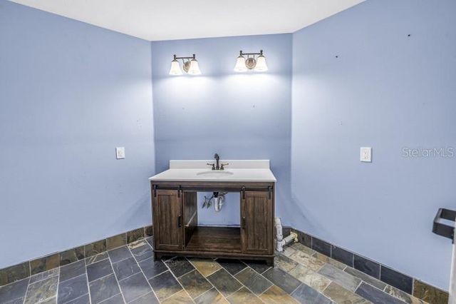 8521 EHREN CUTOFF, Land O Lakes, FL 34639