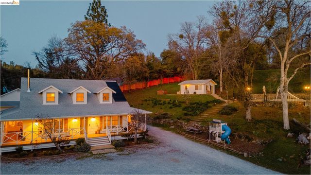 19650 Jubilee Ct, Soulsbyville, CA 95372