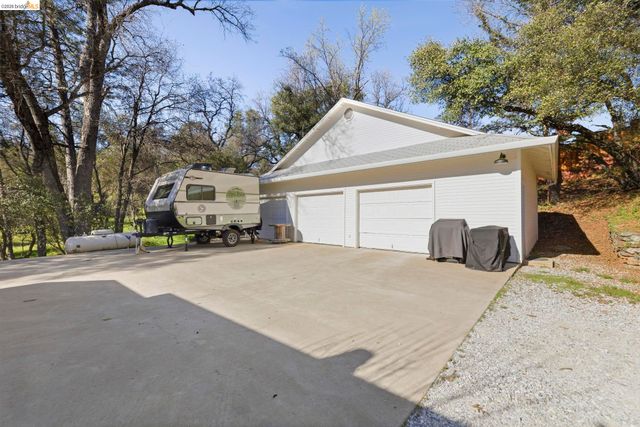 19650 Jubilee Ct, Soulsbyville, CA 95372