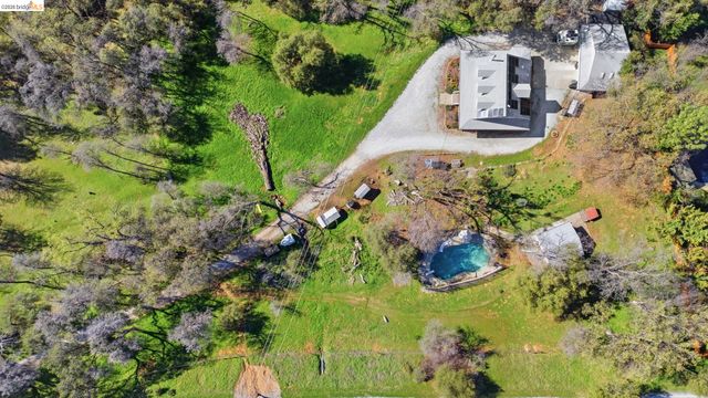 19650 Jubilee Ct, Soulsbyville, CA 95372