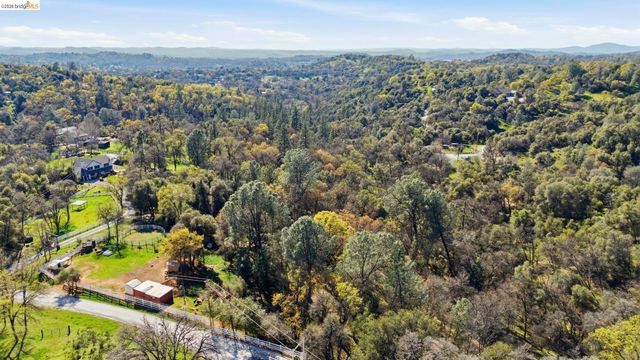 19650 Jubilee Ct, Soulsbyville, CA 95372