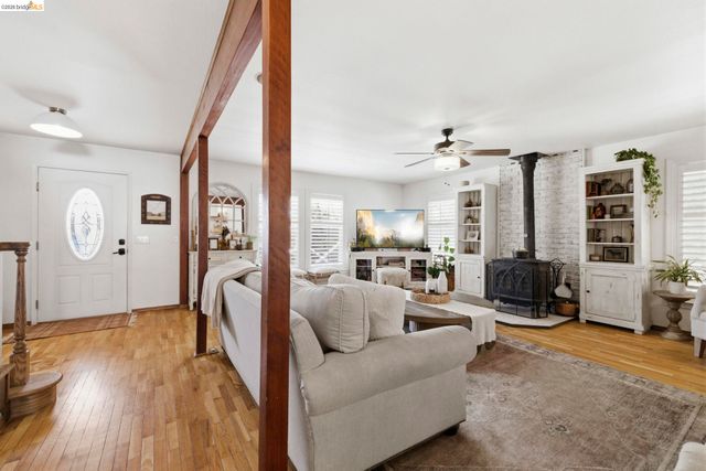 19650 Jubilee Ct, Soulsbyville, CA 95372