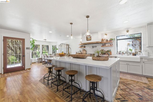 19650 Jubilee Ct, Soulsbyville, CA 95372