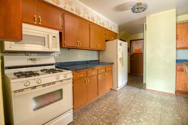 11634 W Dearbourn AVENUE, Wauwatosa, WI 53226