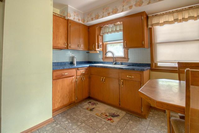11634 W Dearbourn AVENUE, Wauwatosa, WI 53226