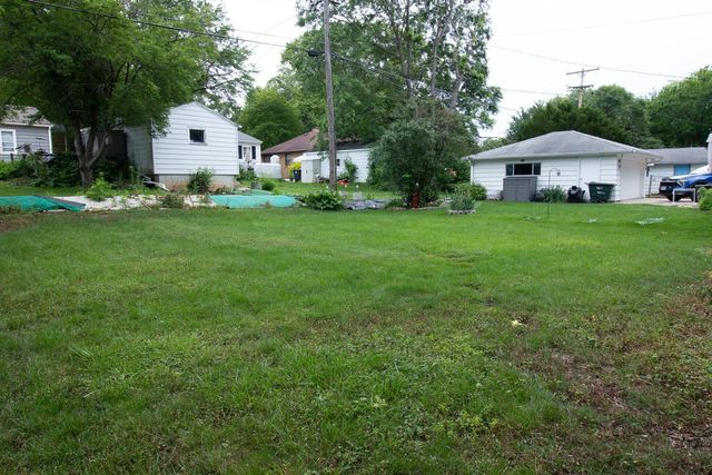 11634 W Dearbourn AVENUE, Wauwatosa, WI 53226