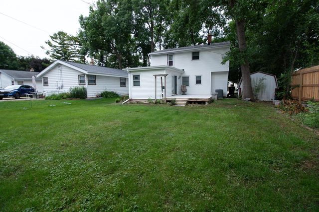 11634 W Dearbourn AVENUE, Wauwatosa, WI 53226