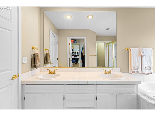 14731 Se LANDIS Ct, Clackamas, OR 97015