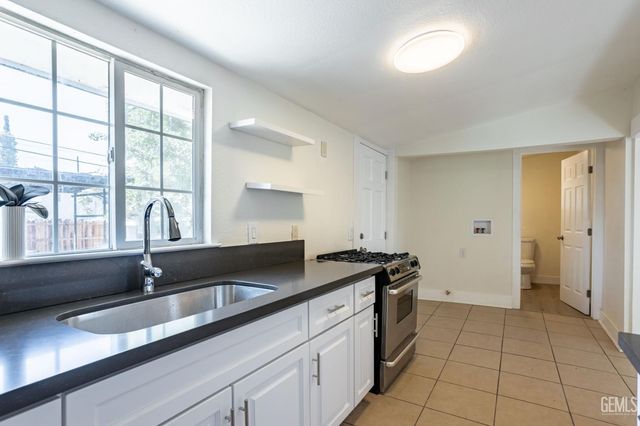 115 Ferguson Avenue, Bakersfield, CA 93308
