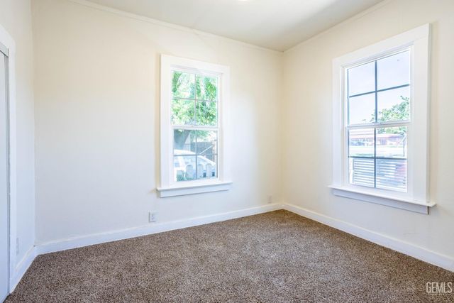 115 Ferguson Avenue, Bakersfield, CA 93308