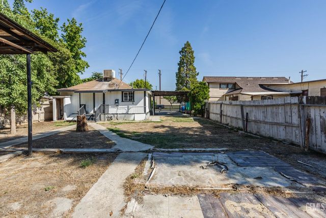115 Ferguson Avenue, Bakersfield, CA 93308