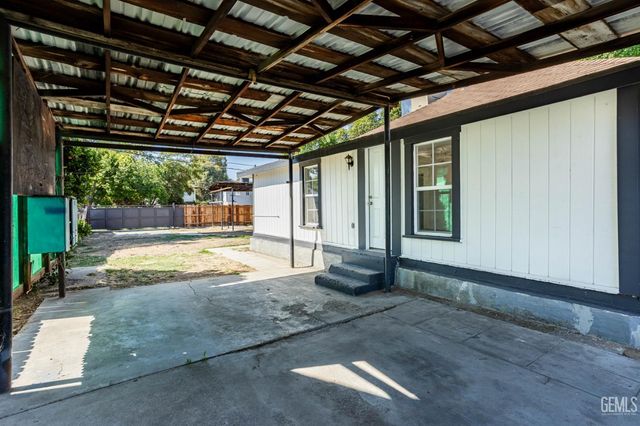 115 Ferguson Avenue, Bakersfield, CA 93308