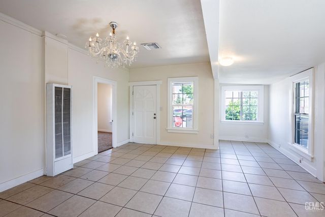 115 Ferguson Avenue, Bakersfield, CA 93308
