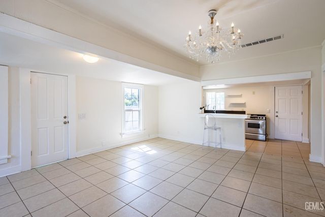 115 Ferguson Avenue, Bakersfield, CA 93308