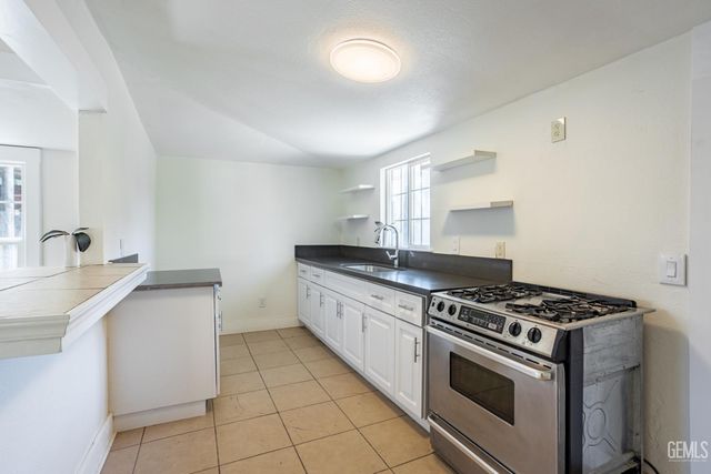 115 Ferguson Avenue, Bakersfield, CA 93308