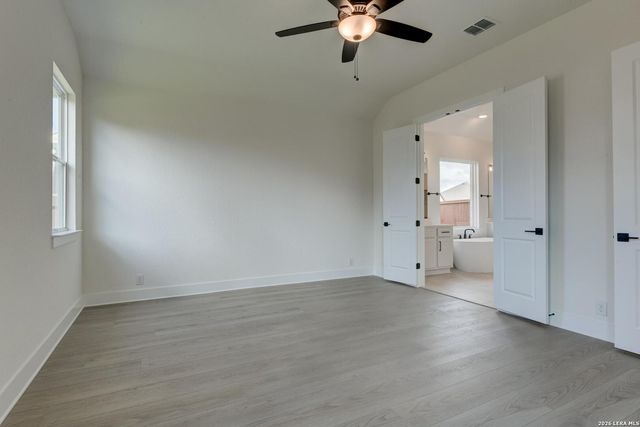192 Megan's Lane, Castroville, TX 78009