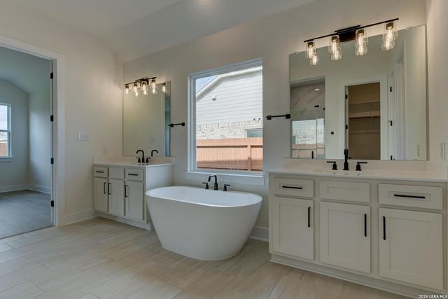 192 Megan's Lane, Castroville, TX 78009