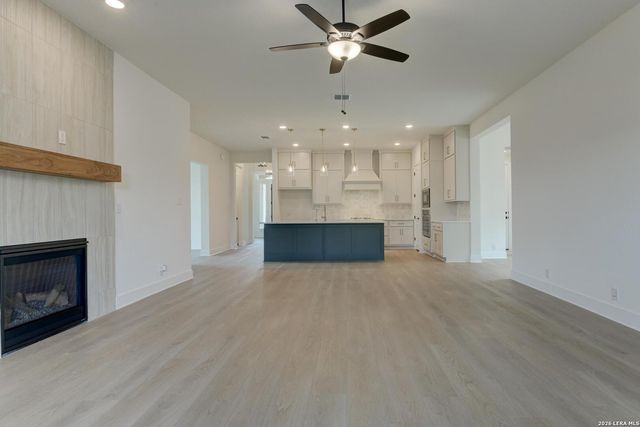192 Megan's Lane, Castroville, TX 78009