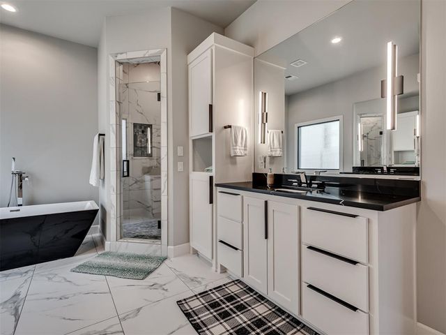 15713 James Thomas Court, Edmond, OK 73013