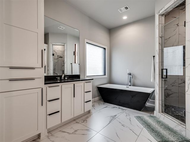 15713 James Thomas Court, Edmond, OK 73013