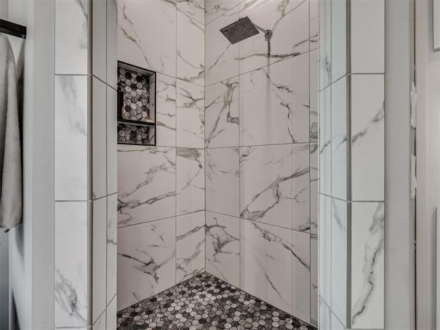 15713 James Thomas Court, Edmond, OK 73013