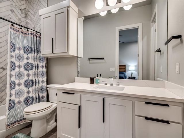 15713 James Thomas Court, Edmond, OK 73013