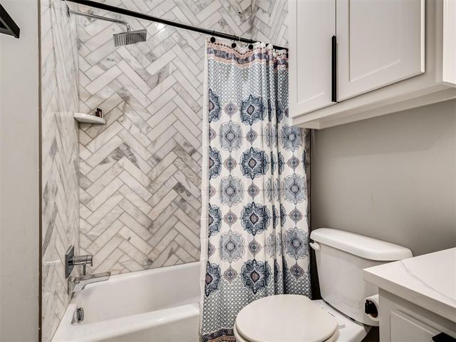 15713 James Thomas Court, Edmond, OK 73013