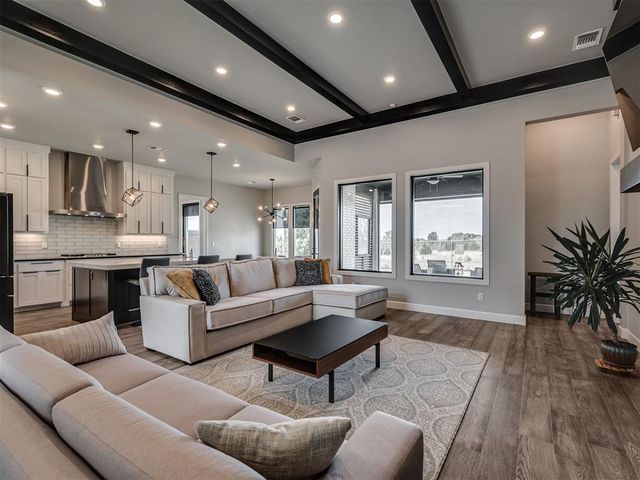 15713 James Thomas Court, Edmond, OK 73013