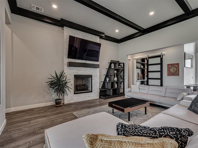 15713 James Thomas Court, Edmond, OK 73013