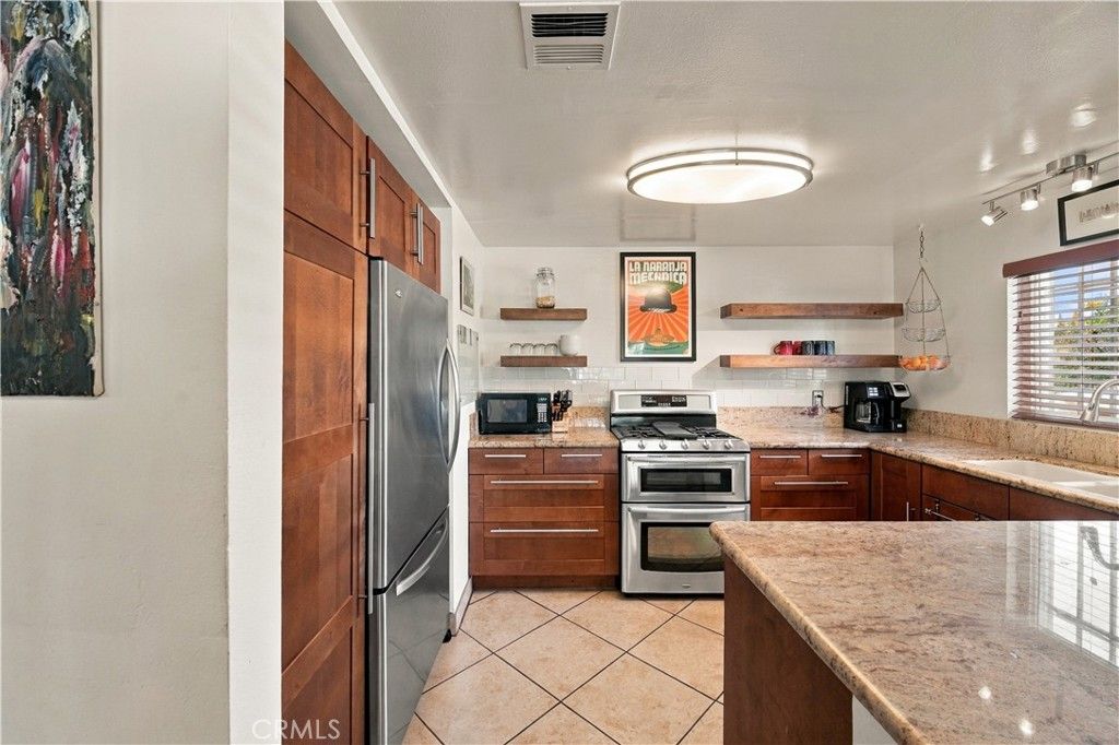 1545 W Jefferson Blvd, Los Angeles, CA 90018 — photo 5