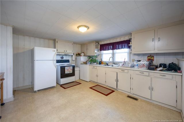 2907 Siversten Road, Autryville, NC 28318