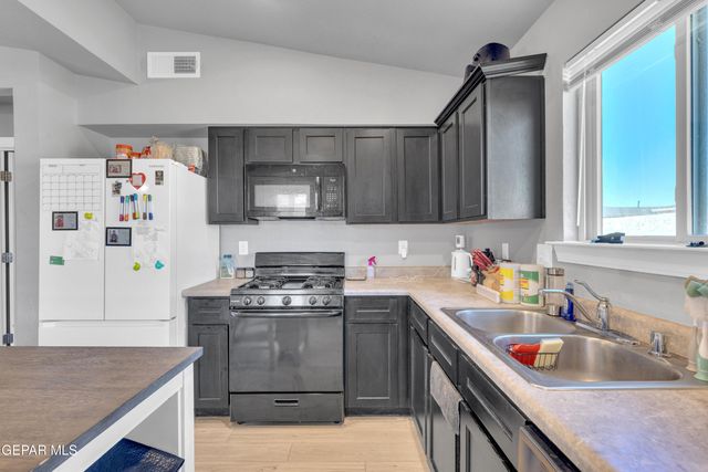 14557 Desert Poppy Court, Horizon City, TX 79928