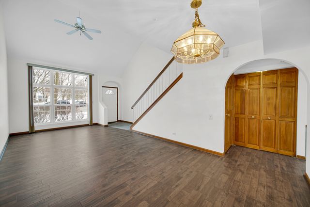 4782 AMBER Circle, Hoffman Estates, IL 60192