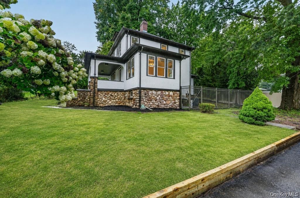 16 Maple Avenue, West Nyack, NY 10994 — photo 2
