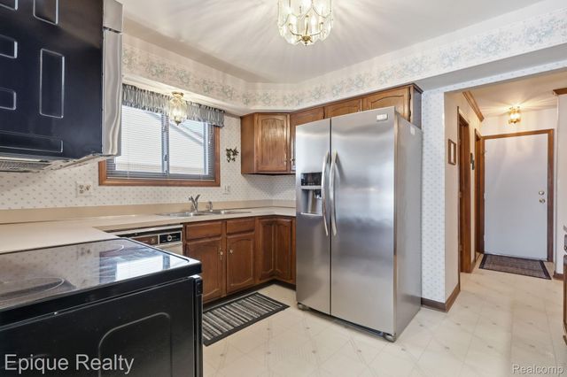 40931 Rehse Drive, Clinton Charter Township, MI 48038