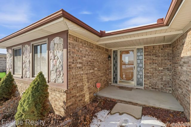 40931 Rehse Drive, Clinton Charter Township, MI 48038