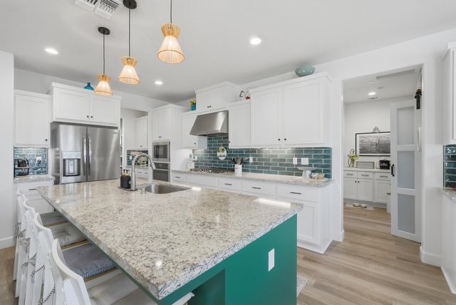 2827 Sand Hills Avenue, Tulare, CA 93274