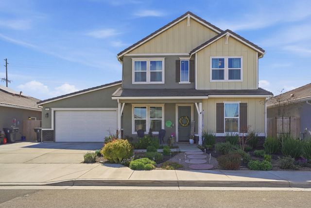 2827 Sand Hills Avenue, Tulare, CA 93274