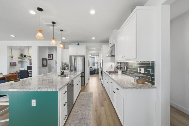 2827 Sand Hills Avenue, Tulare, CA 93274