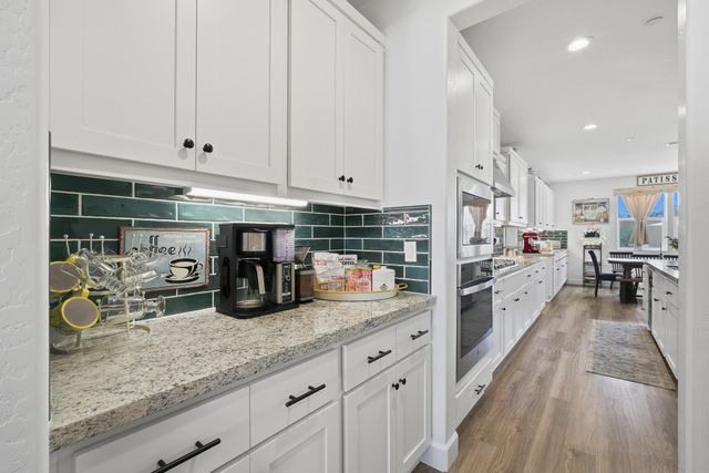 2827 Sand Hills Avenue, Tulare, CA 93274