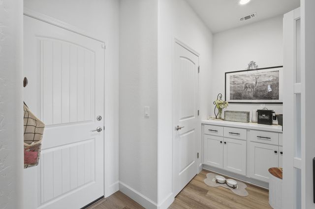 2827 Sand Hills Avenue, Tulare, CA 93274